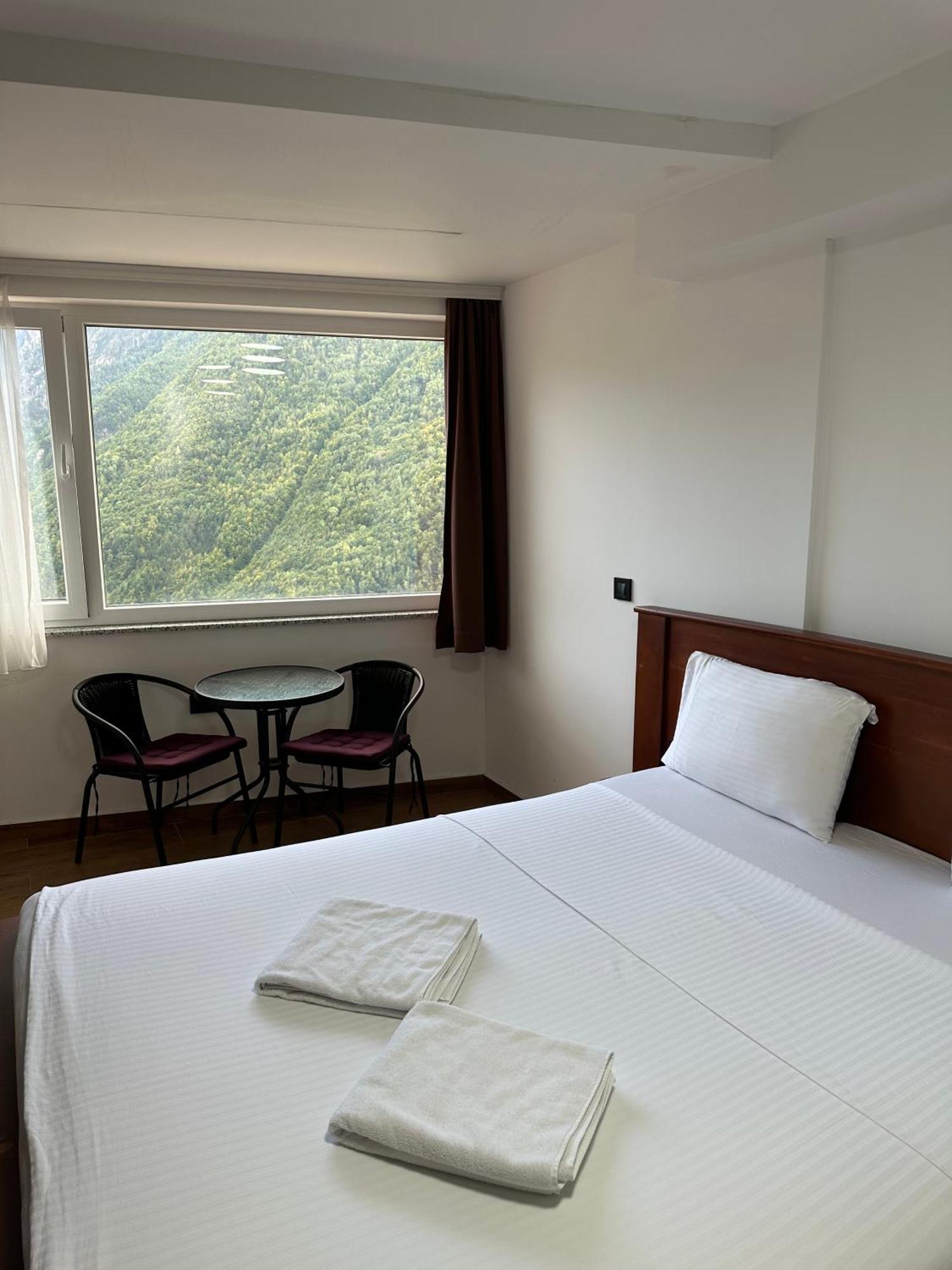 Hotel Panorama Rugove ペーチ エクステリア 写真