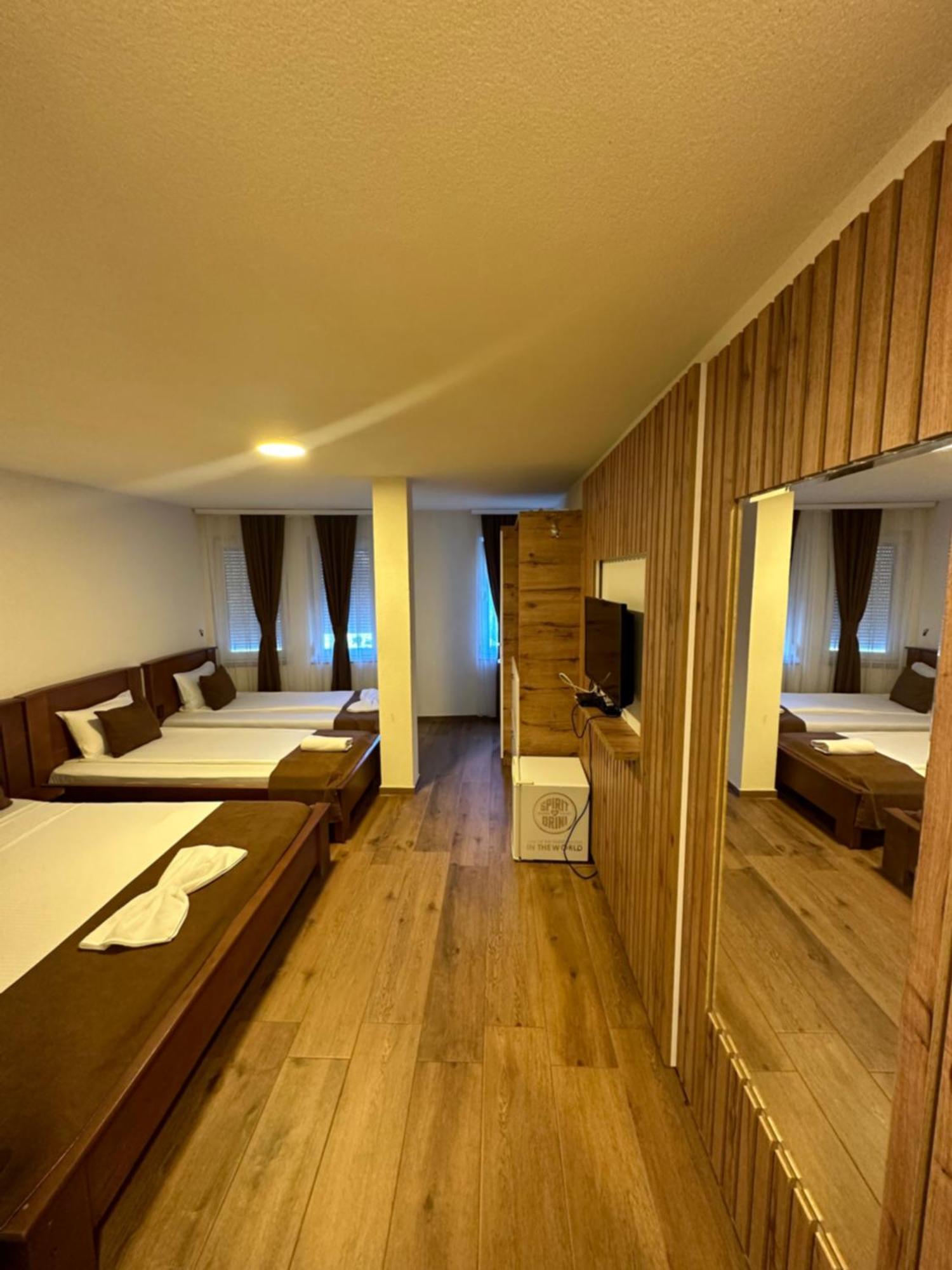 Hotel Panorama Rugove ペーチ エクステリア 写真