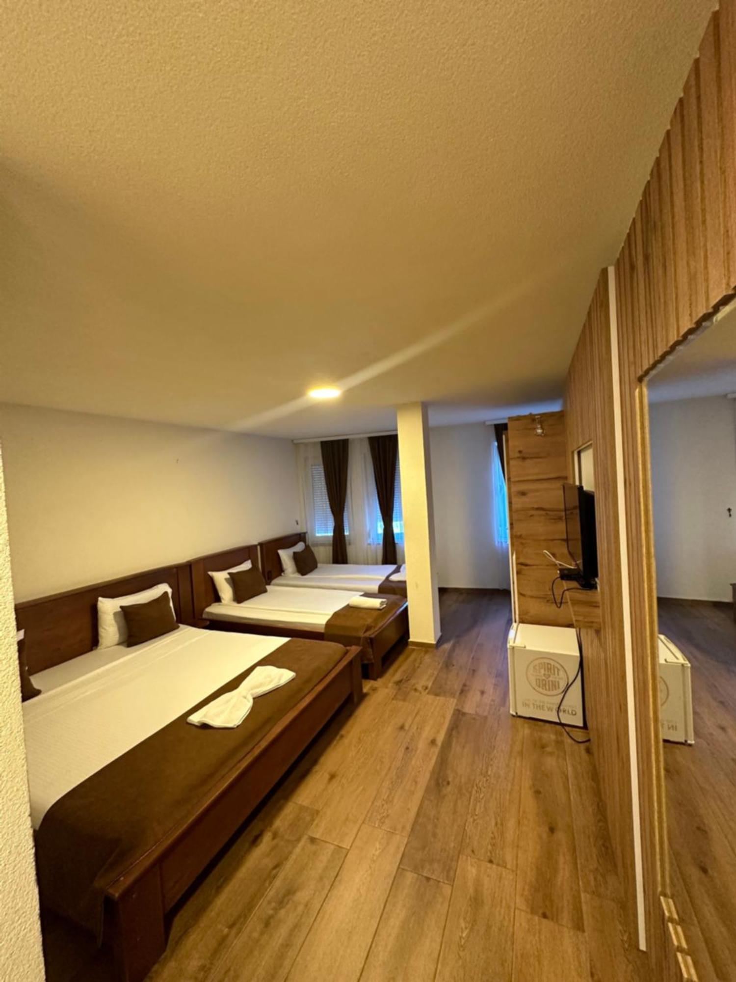 Hotel Panorama Rugove ペーチ エクステリア 写真